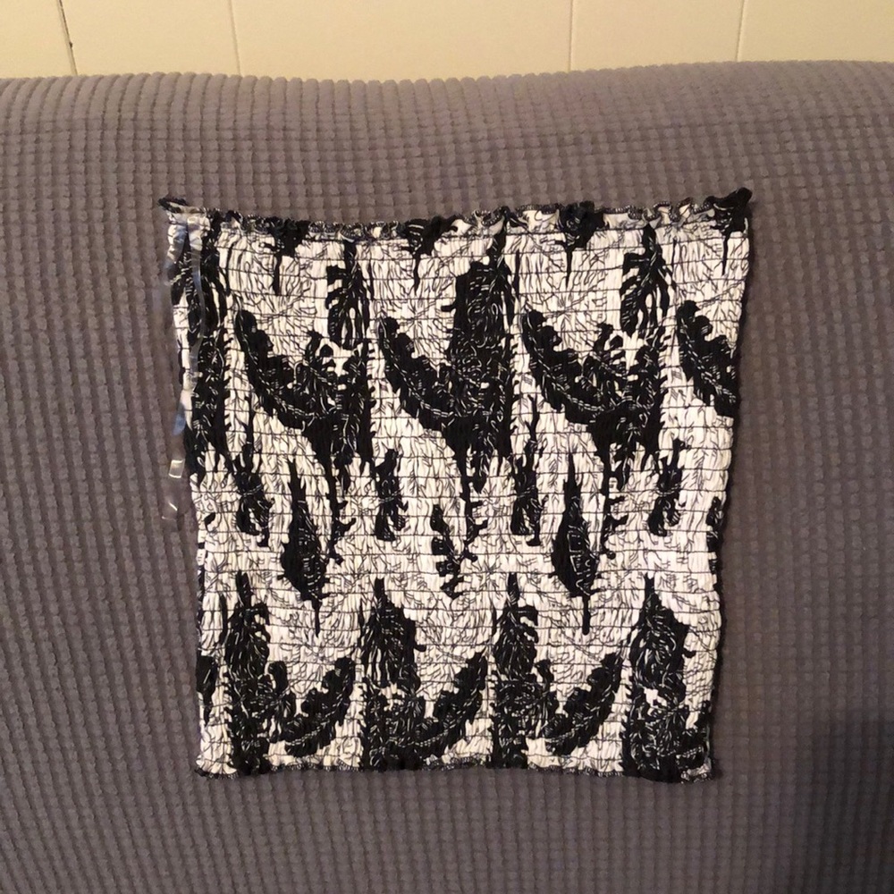 LAST CHANCE Hot Kiss Black and White Tube Top